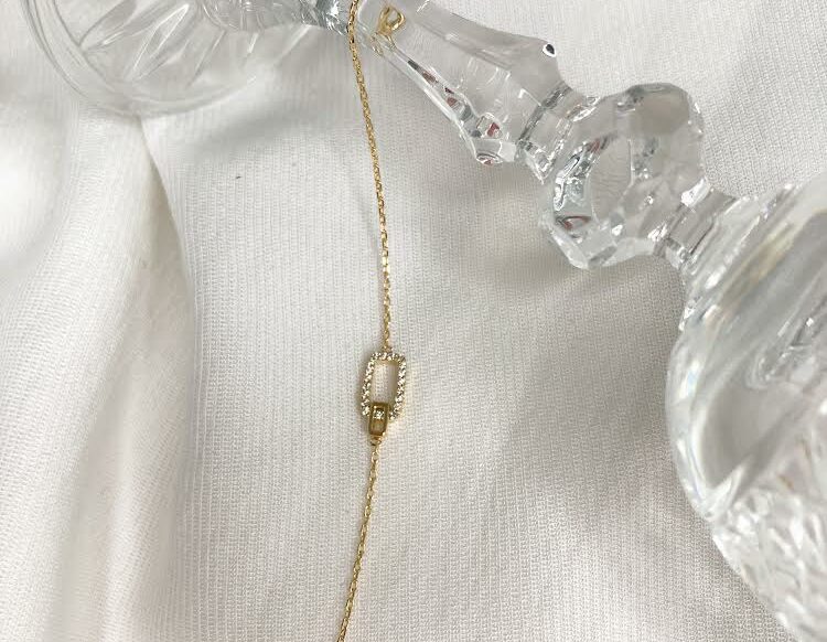 Bracelet double rectangle, en plaqué or et mini cristaux Parfaite pour superposer